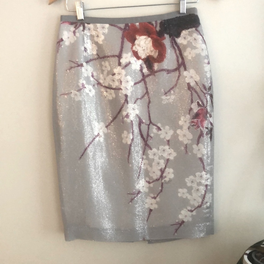 Elie Tahari beautiful design sequinned skirt